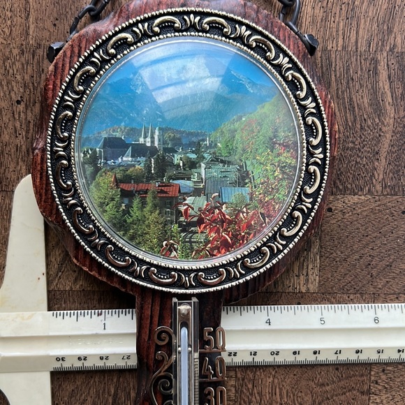 Vintage wooden key shaped wall hanging thermometer Swiss Alps scenery - Picture 10 of 16